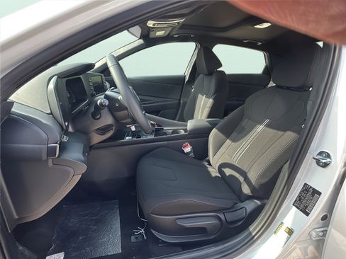 New 2026 Hyundai Elantra SEL Sport Premium FWD image 18