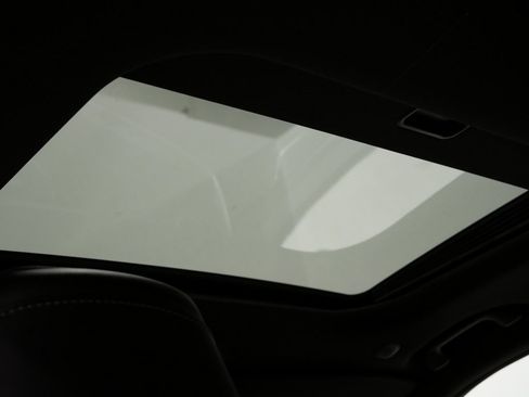 New 2025 Jeep Grand Cherokee Altitude image 4