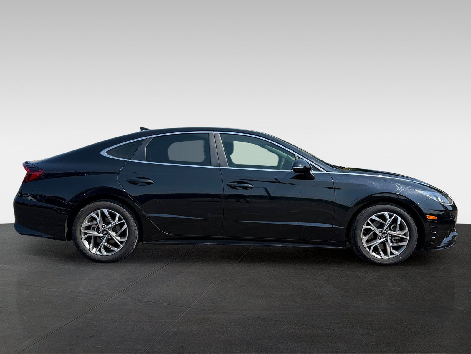 Certified 2021 Hyundai Sonata SEL w/ Cargo Package FWD image 2