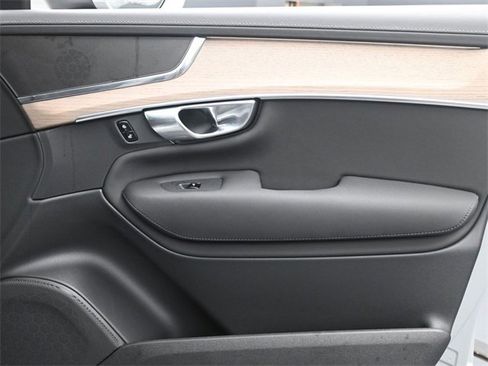 Used 2025 Volvo XC90 B6 Core w/ Protection Package image 30