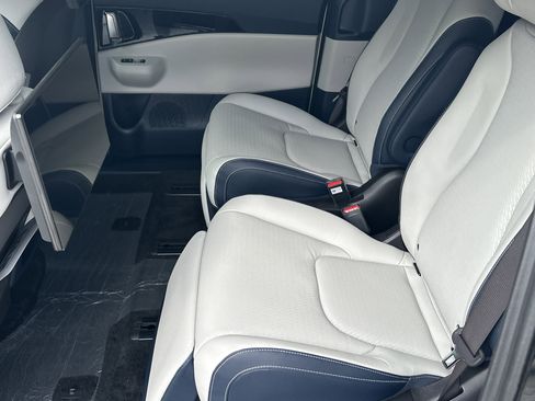 New 2026 Kia Carnival SX Prestige FWD image 13