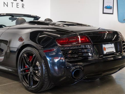 Used 2015 Audi R8 V10 w/ Full Leather Package image 15