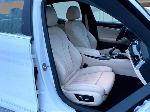 Used 2019 BMW 540i xDrive image 29
