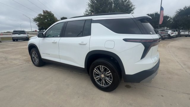 Used 2026 Chevrolet Traverse LT w/ Driver Confidence Package FWD image 6