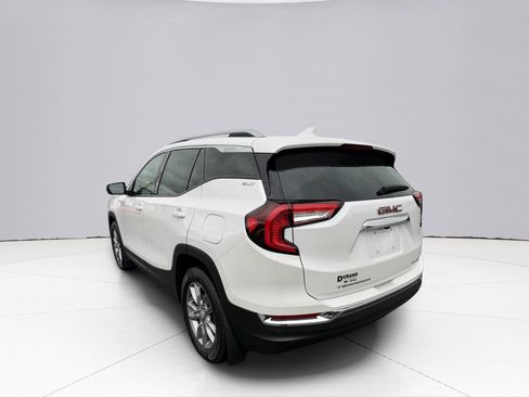 Used 2022 GMC Terrain SLT w/ Infotainment Package II image 13