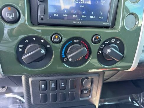 Used 2010 Toyota FJ Cruiser 4WD w/ Convenience Pkg image 17