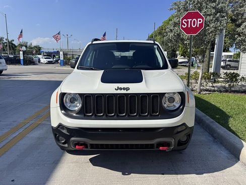 Used 2018 Jeep Renegade Trailhawk w/ Safety & Security Group image 2