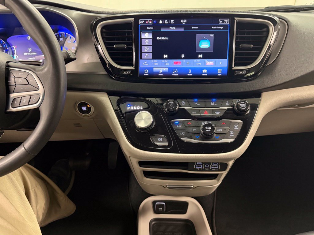 Used 2024 Chrysler Pacifica Touring-L FWD image 25