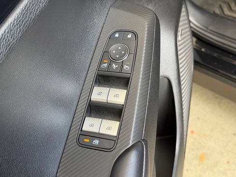 Used 2025 Mitsubishi Outlander SE FWD image 38