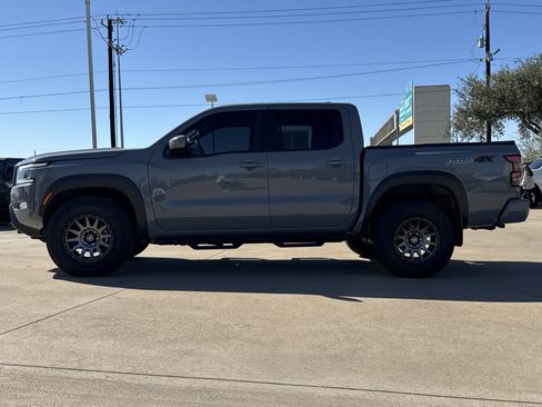 Used 2022 Nissan Frontier PRO-4X w/ Off-Road Protection Package image 8