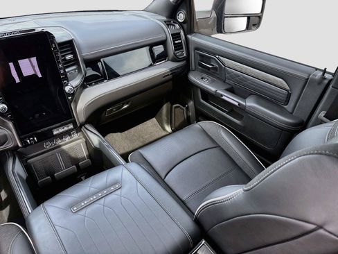 Used 2026 RAM 3500 Limited AWD/4WD image 26