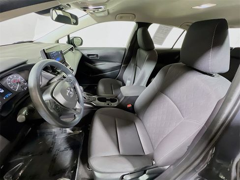 Used 2025 Toyota Corolla LE image 19