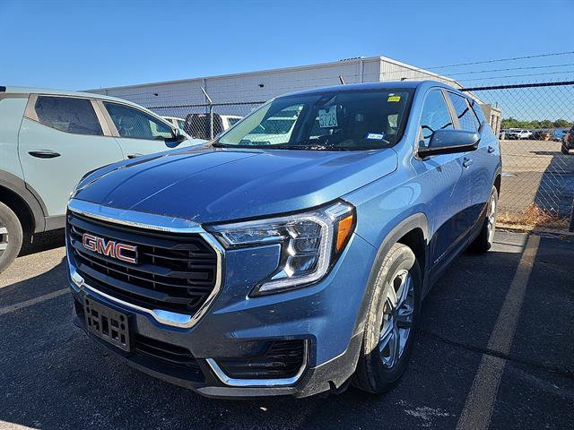 Used 2024 GMC Terrain SLE FWD image 1