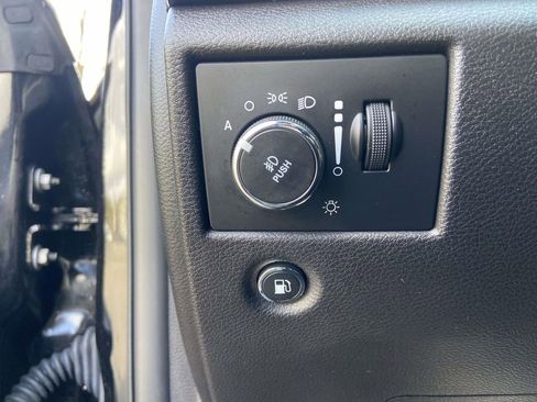 Used 2019 Jeep Grand Cherokee Altitude image 25