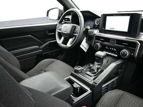 Used 2025 Toyota 4Runner SR5 AWD/4WD image 12