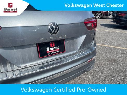 Certified 2023 Volkswagen Tiguan SE w/ Panoramic Sunroof Package AWD/4WD image 15