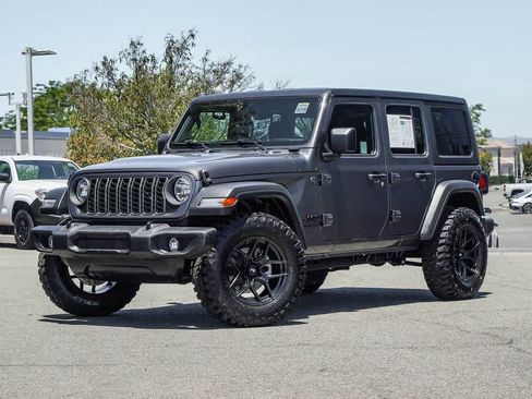 Used 2026 Jeep Wrangler Unlimited Sport AWD/4WD image 2