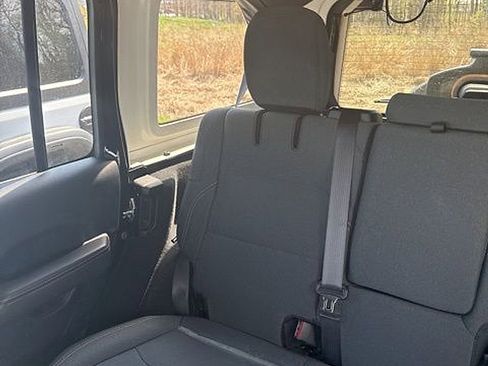Used 2025 Jeep Wrangler Unlimited Sahara AWD/4WD image 9