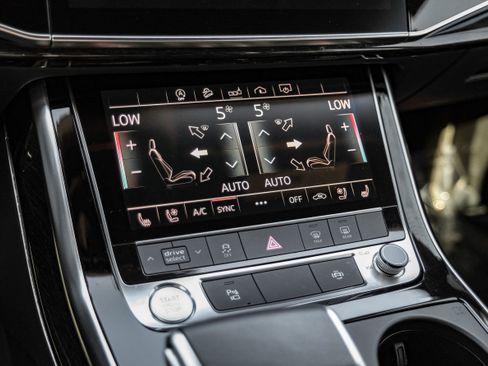 Used 2020 Audi Q8 Premium Plus image 28