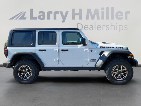 New 2025 Jeep Wrangler Unlimited Rubicon w/ Technology Group image 7