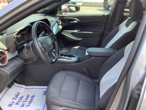 Used 2024 Chevrolet Trax RS w/ Sunroof Package image 10