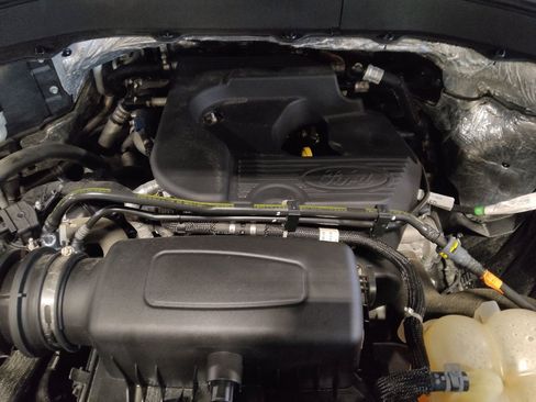 Used 2020 Ford Explorer XLT image 30