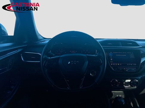 Used 2021 Chevrolet TrailBlazer RS w/ Convenience Package image 29