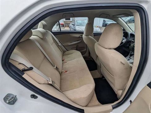 Used 2013 Toyota Corolla LE FWD image 12