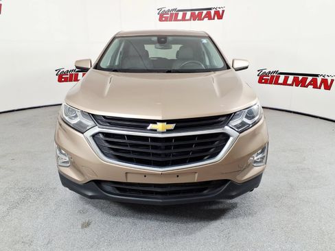 Used 2019 Chevrolet Equinox LT w/ Driver Convenience Package FWD image 2