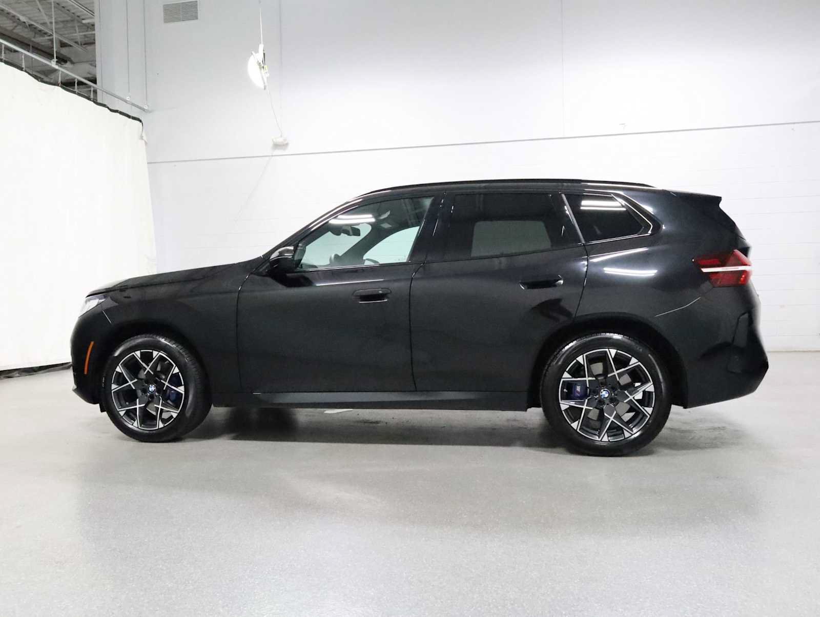 Used 2025 BMW X3 xDrive30i w/ M Sport Package AWD/4WD image 2