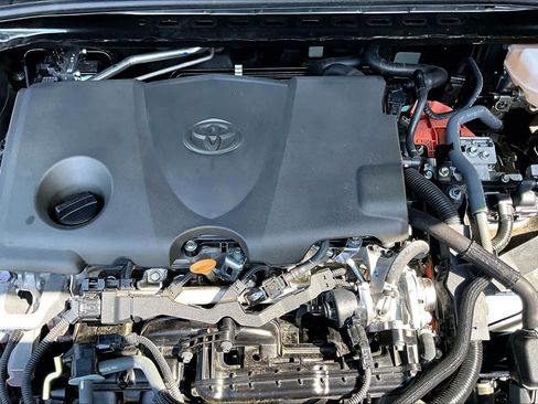 Used 2025 Toyota Camry LE FWD image 32