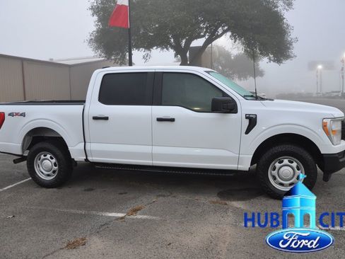 Used 2021 Ford F150 XL w/ Trailer Tow Package image 6