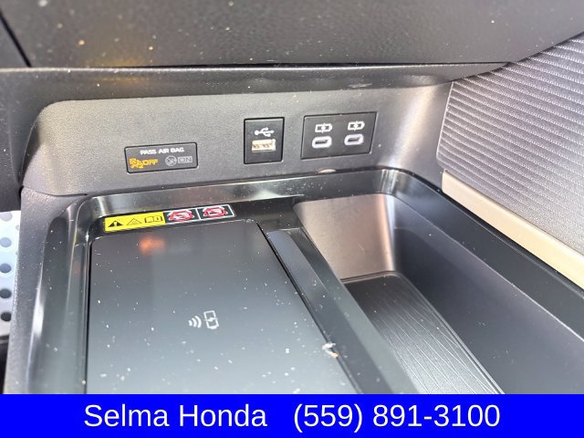 Used 2025 Toyota Camry SE FWD image 19