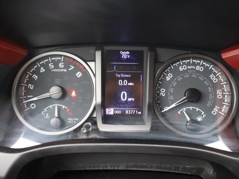 Used 2020 Toyota Tacoma TRD Off-Road AWD/4WD image 36