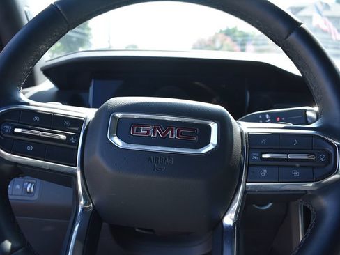Used 2025 GMC Acadia Elevation AWD/4WD image 14