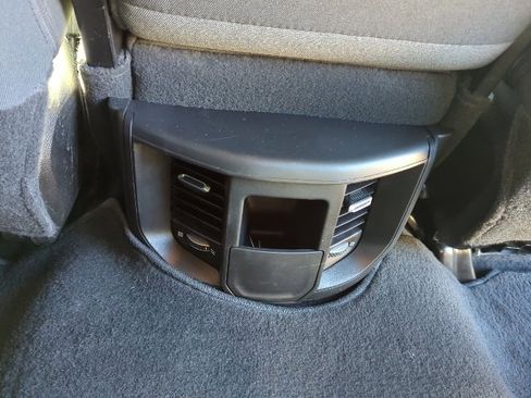 Used 2024 RAM 2500 Tradesman w/ Chrome Appearance Group image 22