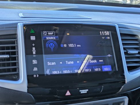 Used 2016 Honda Pilot Elite image 21