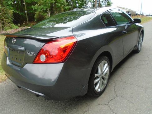 Used 2011 Nissan Altima 3.5 SR FWD image 5