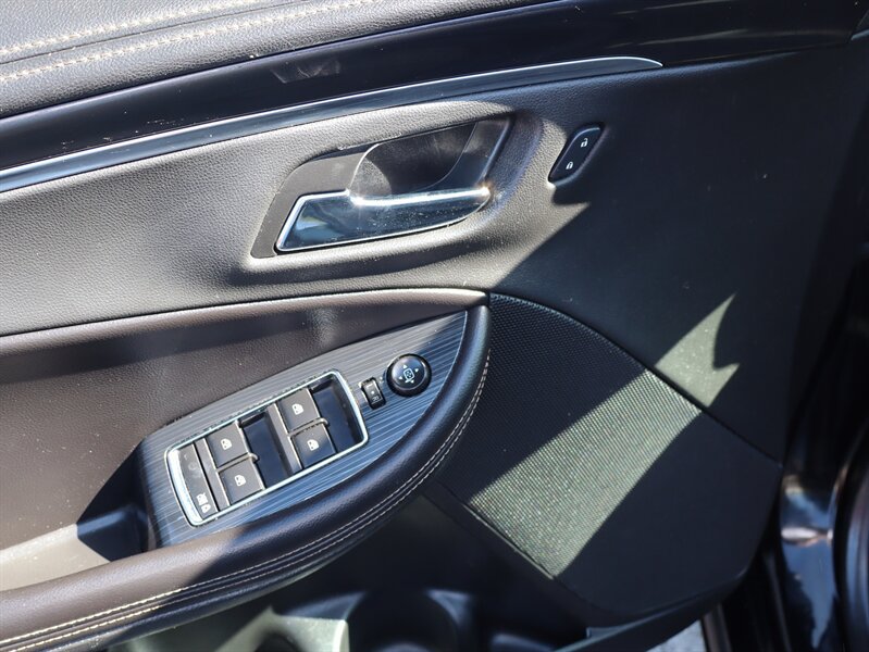 Used 2016 Chevrolet Impala LT FWD image 23