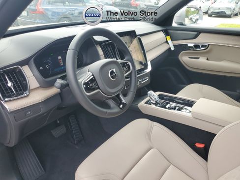 Used 2026 Volvo XC90 B6 Plus w/ Protection Package Premier AWD/4WD image 15