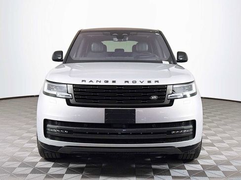 Used 2023 Land Rover Range Rover SE image 2