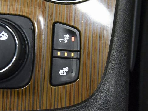 Used 2023 GMC Acadia SLE w/ Driver Convenience Package image 32