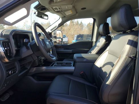 New 2026 Ford F250 Lariat w/ Black Appearance Package image 8