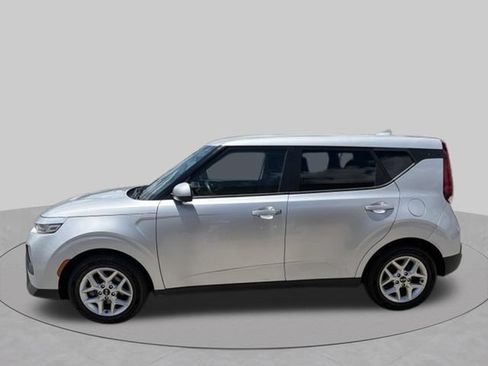 Used 2021 Kia Soul S FWD image 3