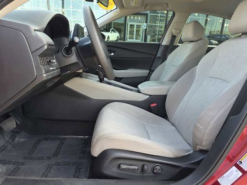 Used 2023 Honda Accord EX image 12