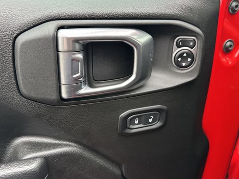 Used 2023 Jeep Gladiator Sport image 24