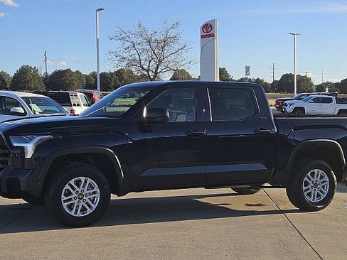 Used 2025 Toyota Tundra SR5 AWD/4WD image 20