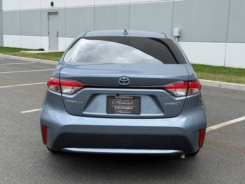 Used 2021 Toyota Corolla LE image 6