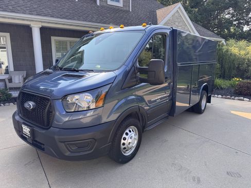 Used 2025 Ford Transit 350 DRW RWD image 1