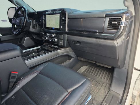Used 2023 Ford F450 Lariat image 11